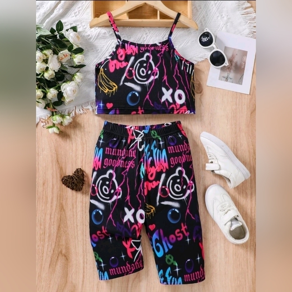 SHEIN Kids HYPEME Girls Cartoon Slogan Print Tank Top and Biker Shorts